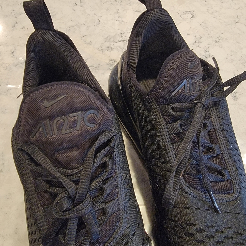 Nike Air Max 270 Mens 11.5 Triple Black Running Shoes Sneakers AH8050-005 - Picture 11 of 16